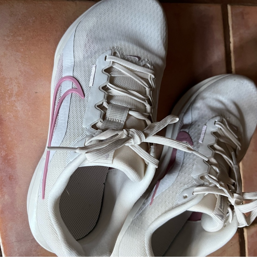 Nike Women's White and Pink Sneakers